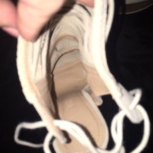 Color beige tie up high hills - Picture 3 of 5